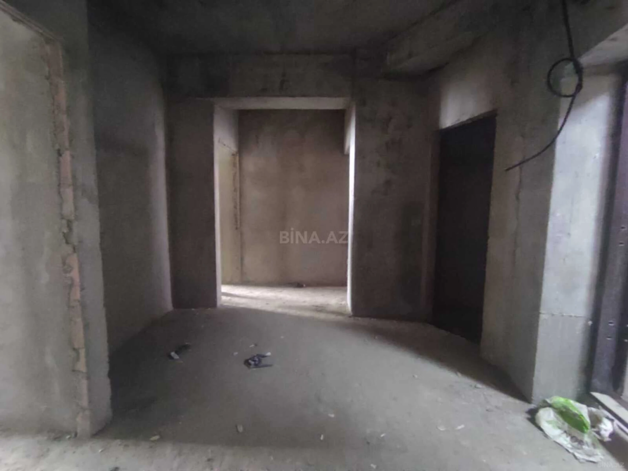 Satılır 3 otaqlı mənzil 137 m²