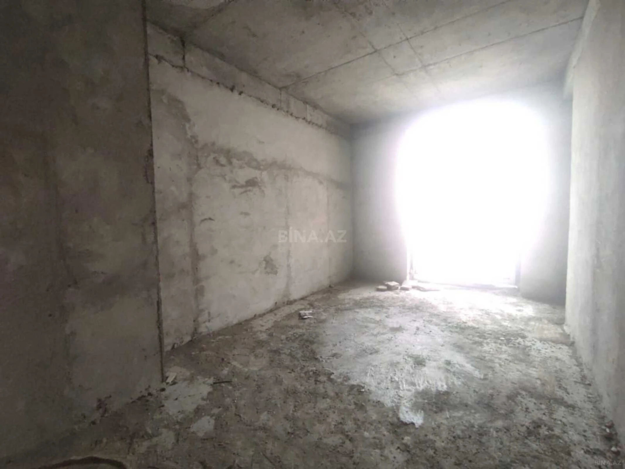 Satılır 3 otaqlı mənzil 137 m²