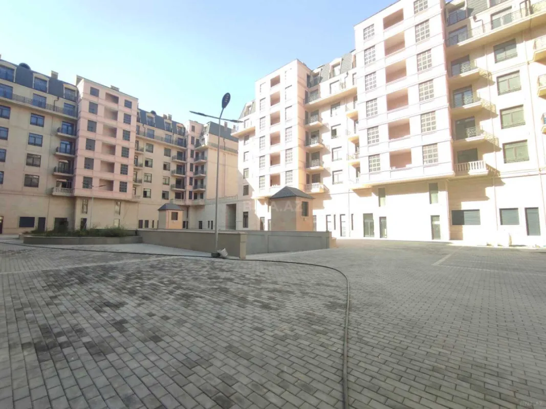 Satılır 3 otaqlı mənzil 137 m²