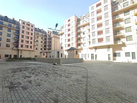 Satılır 3 otaqlı mənzil 137 m²