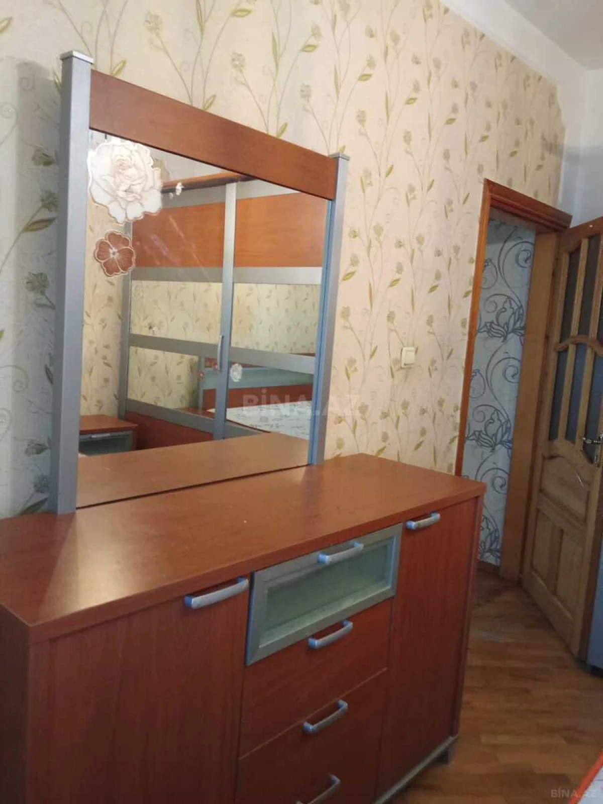 Kirayə verilir 4 otaqlı mənzil 115 m²
