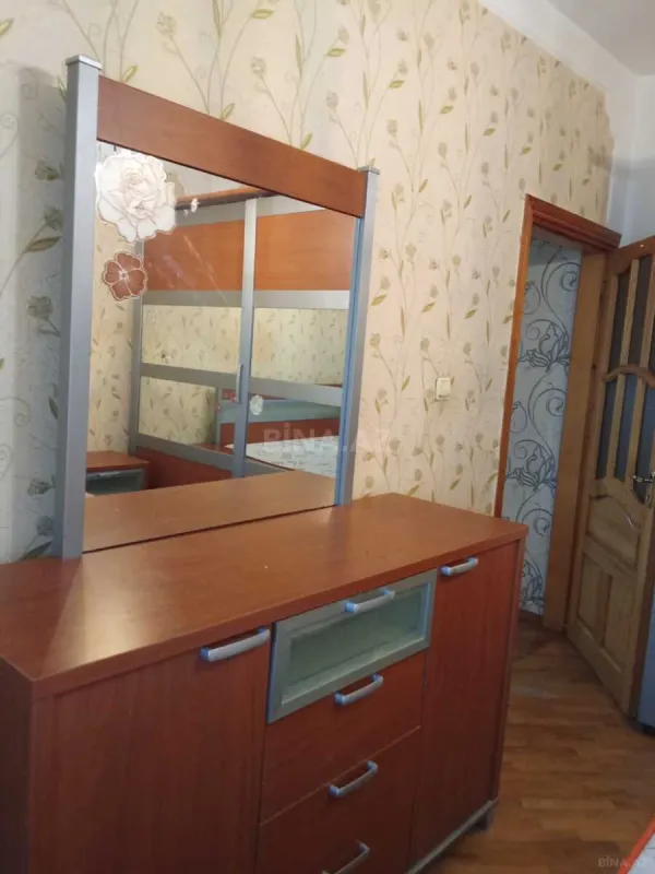 Kirayə verilir 4 otaqlı mənzil 115 m²