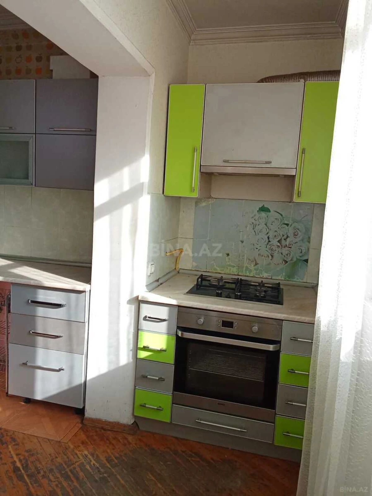 Kirayə verilir 4 otaqlı mənzil 115 m²
