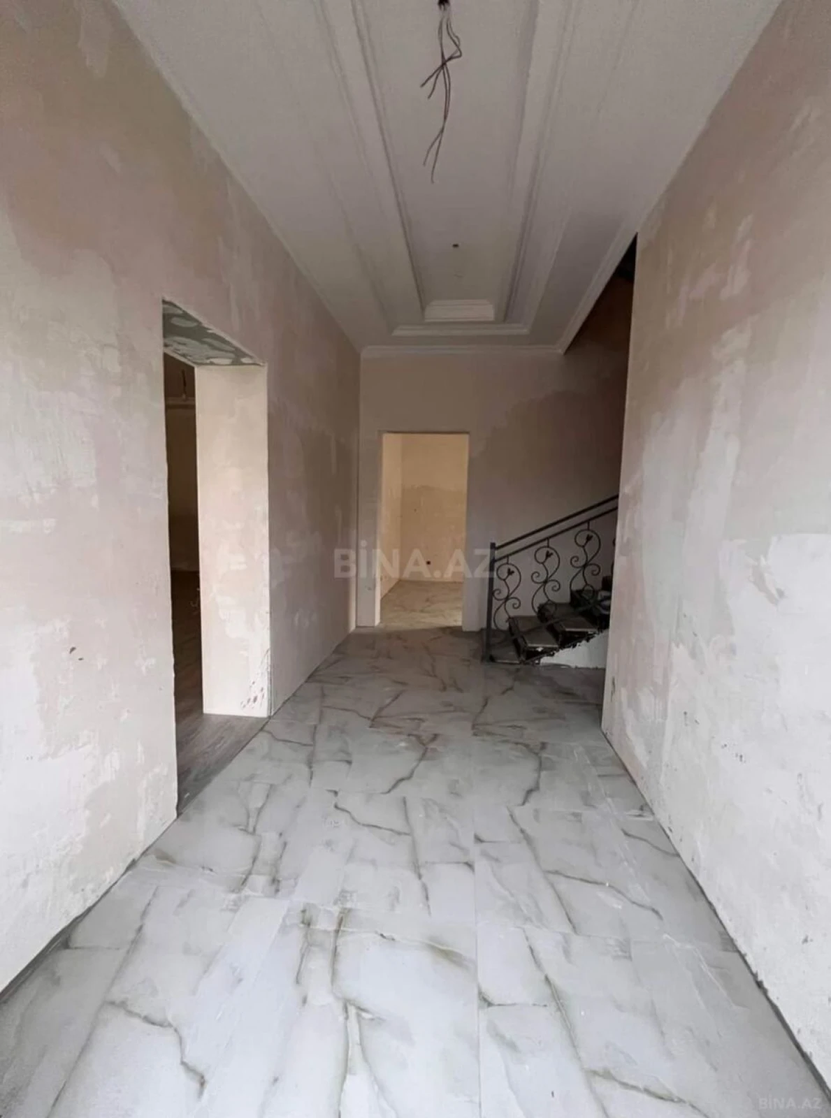 Satılır 4 otaqlı həyət evi 250 m²