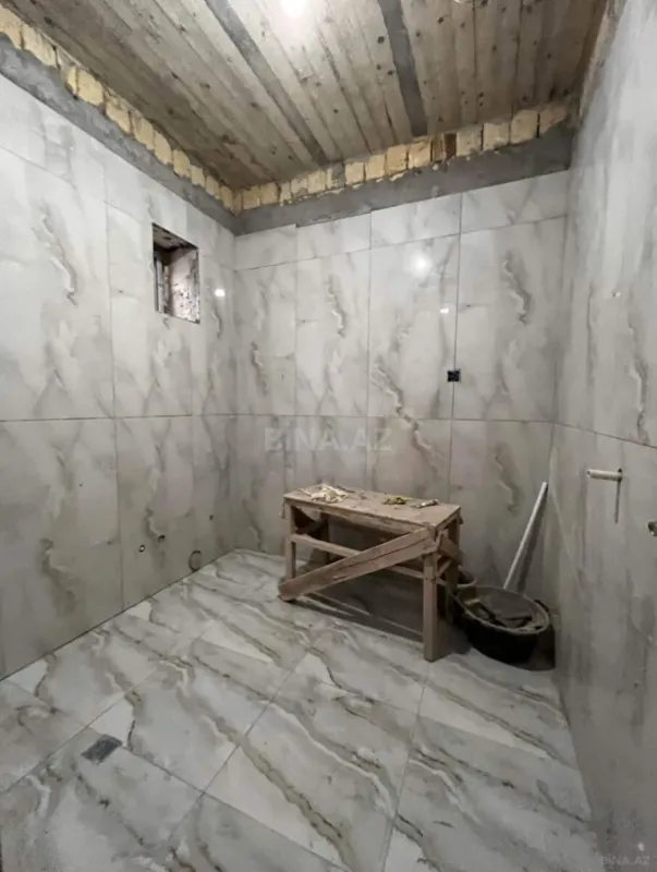 Satılır 4 otaqlı həyət evi 250 m²