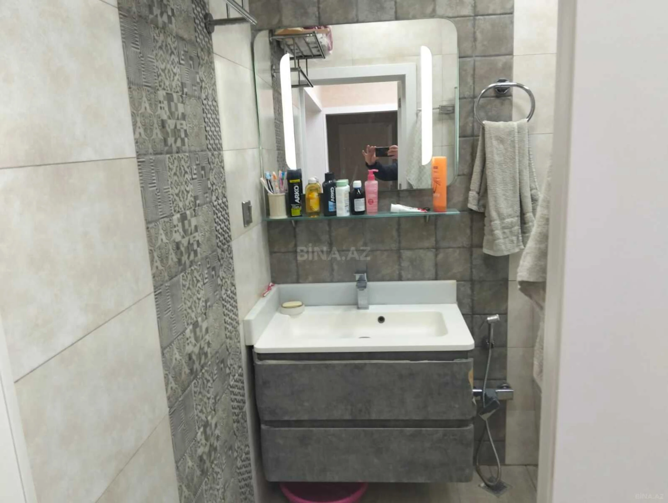 Satılır 4 otaqlı mənzil 160 m²