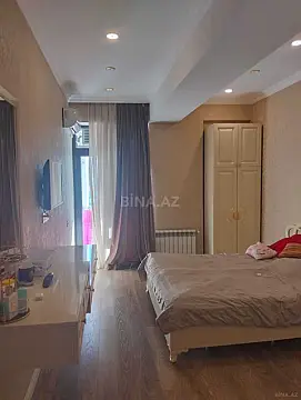 Satılır 4 otaqlı mənzil 160 m²