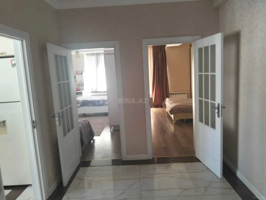 Satılır 4 otaqlı mənzil 160 m²