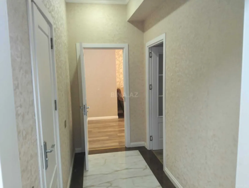 Satılır 4 otaqlı mənzil 160 m²