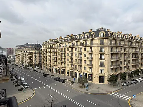 Satılır 4 otaqlı mənzil 160 m² — Bakı, Köhnə Günəşli 4 otaq 160.00 m²