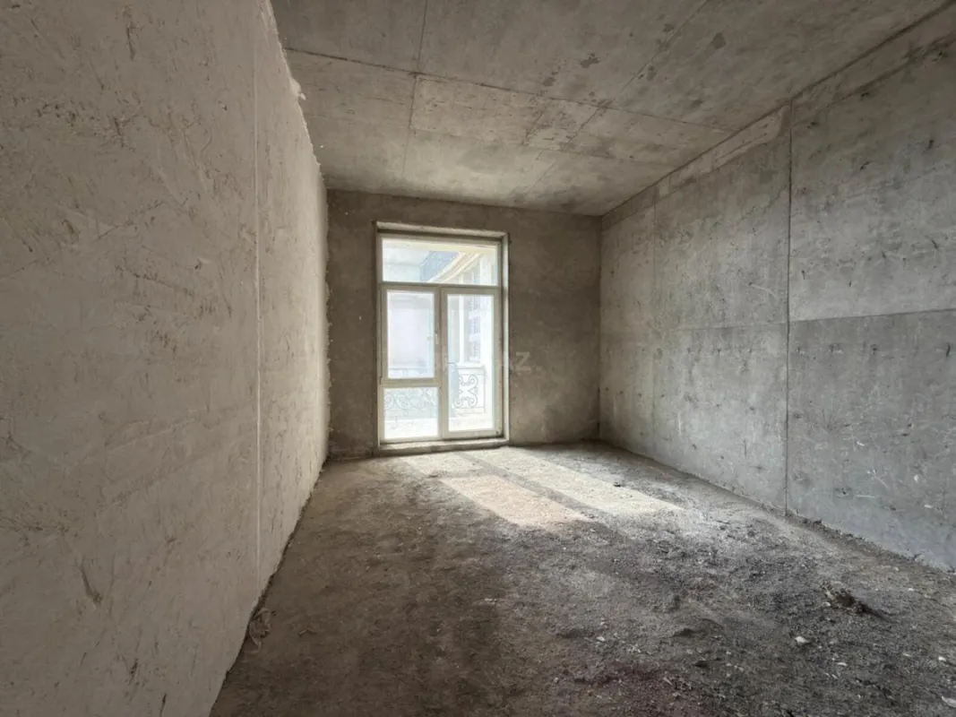 Satılır 4 otaqlı mənzil 160 m²