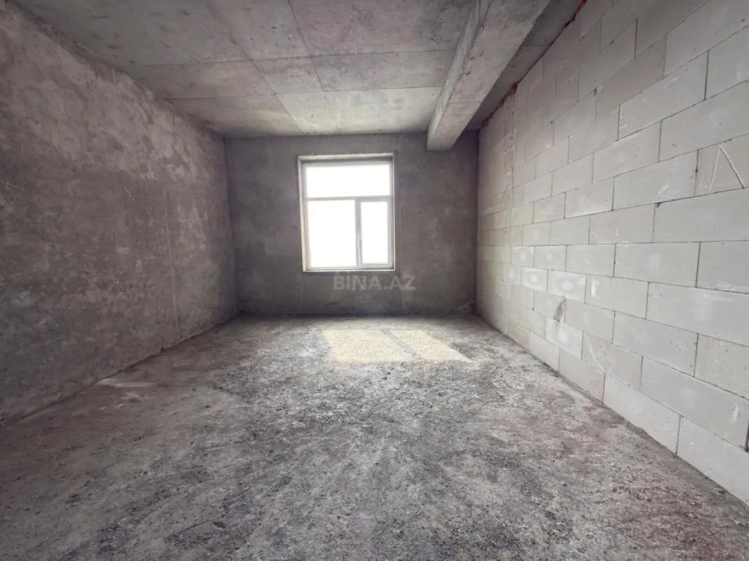 Satılır 4 otaqlı mənzil 160 m²