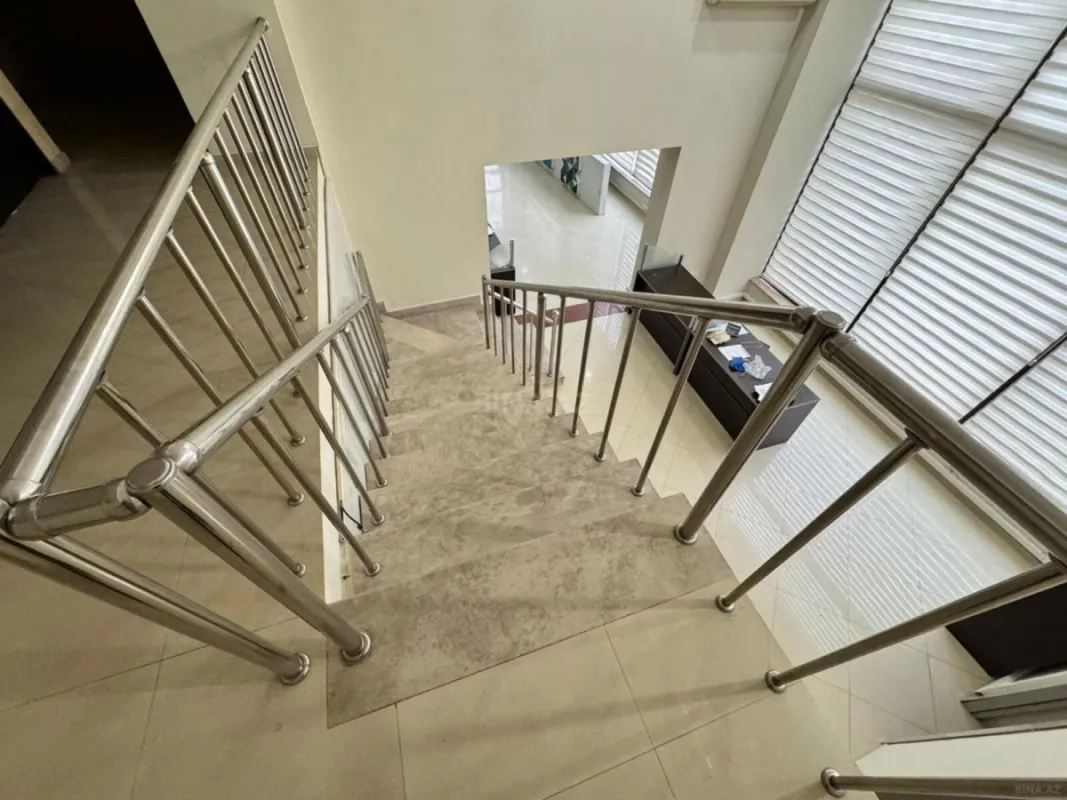 Kirayə verilir obyekt 330 m²