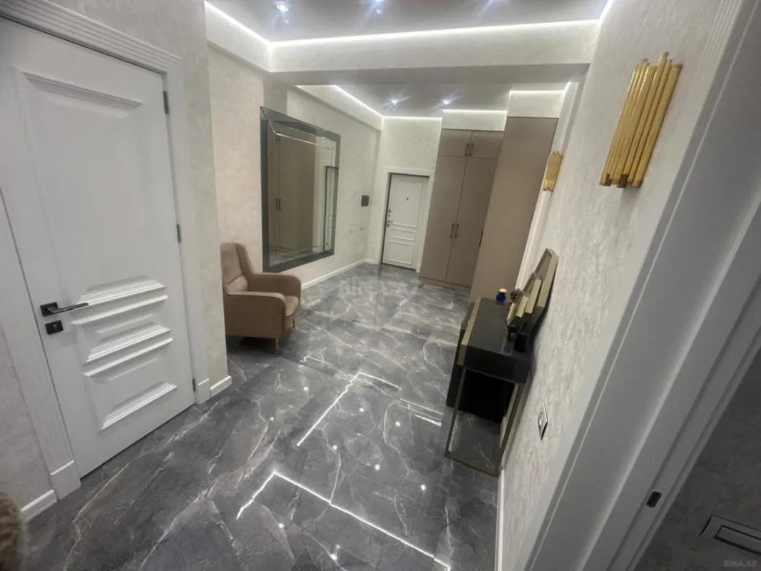 Satılır 3 otaqlı mənzil 107 m²