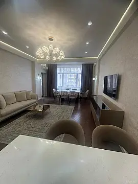 Satılır 3 otaqlı mənzil 107 m²