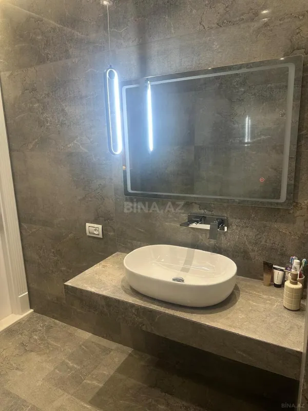 Satılır 3 otaqlı mənzil 107 m²