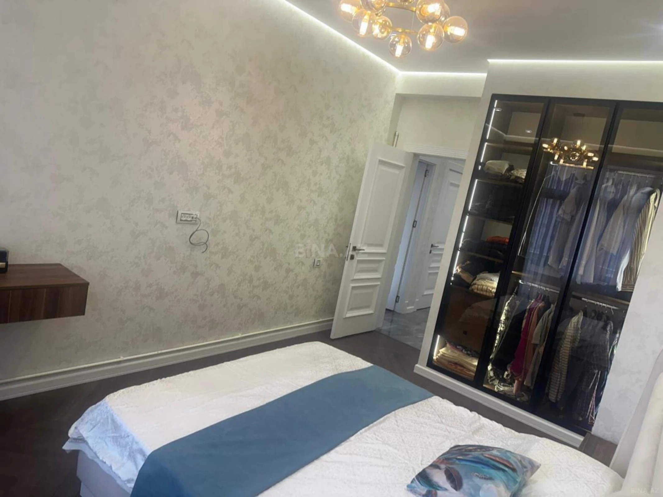 Satılır 3 otaqlı mənzil 107 m²