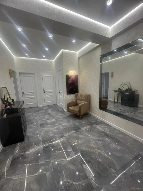 Satılır 3 otaqlı mənzil 107 m²