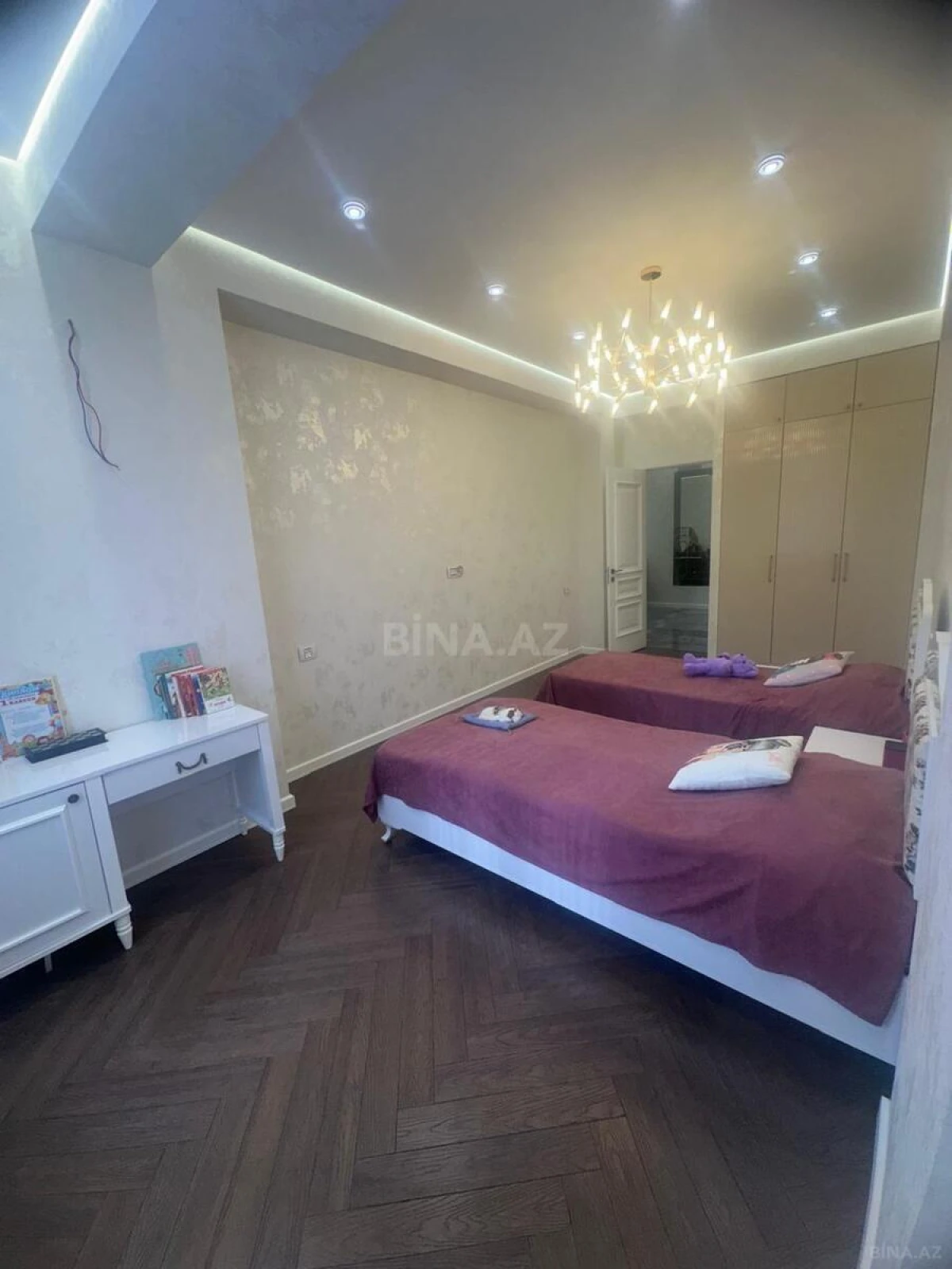 Satılır 3 otaqlı mənzil 107 m²