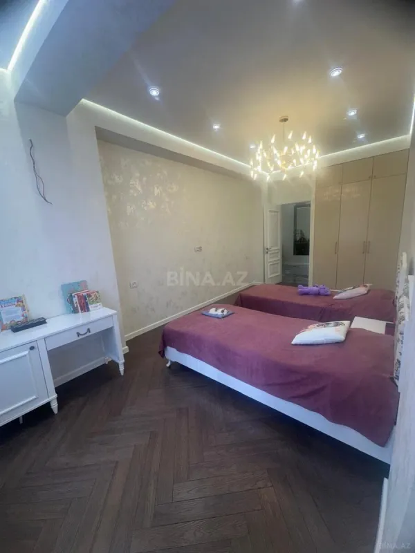 Satılır 3 otaqlı mənzil 107 m²