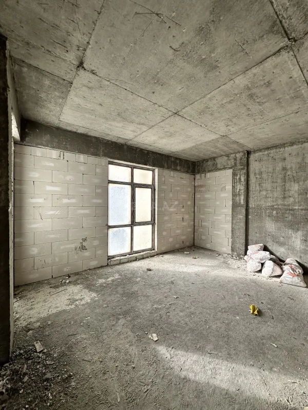 Satılır 3 otaqlı mənzil 124 m²