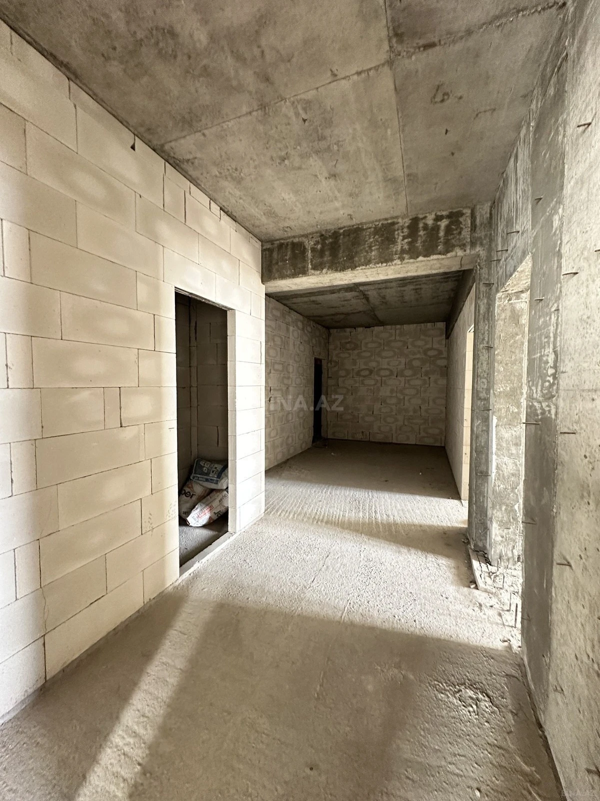 Satılır 3 otaqlı mənzil 124 m²