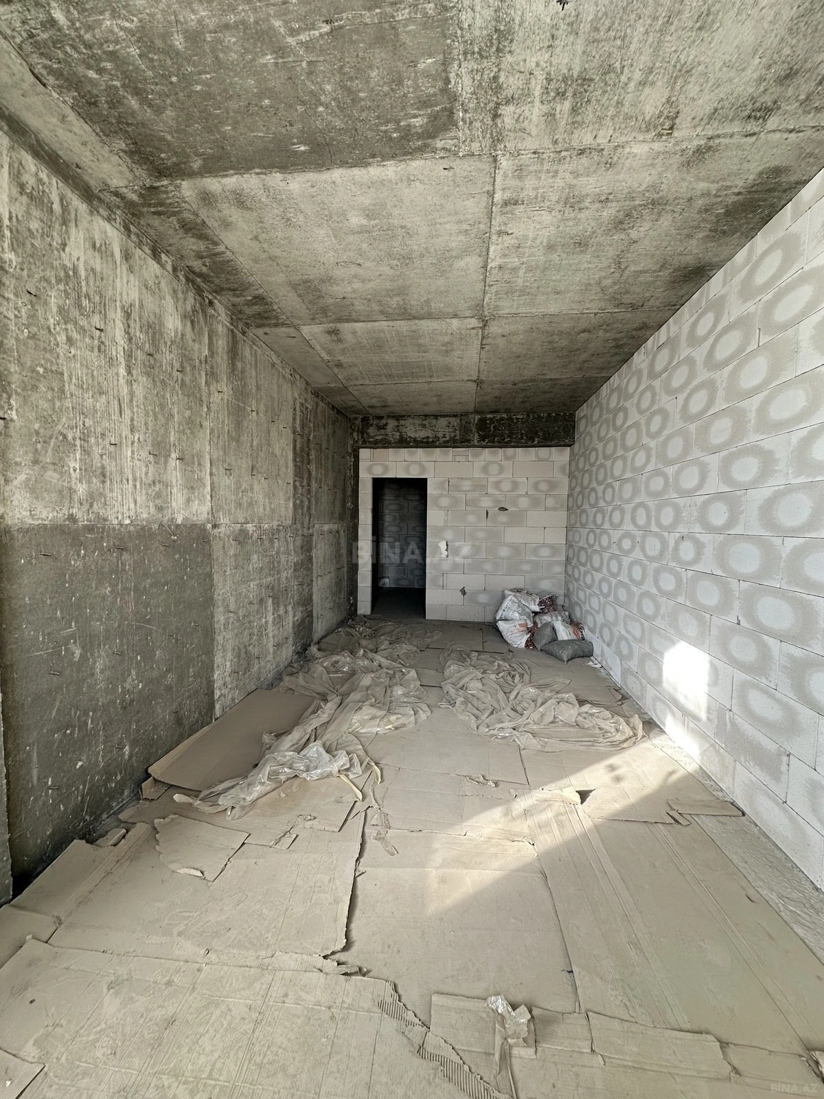 Satılır 3 otaqlı mənzil 124 m²