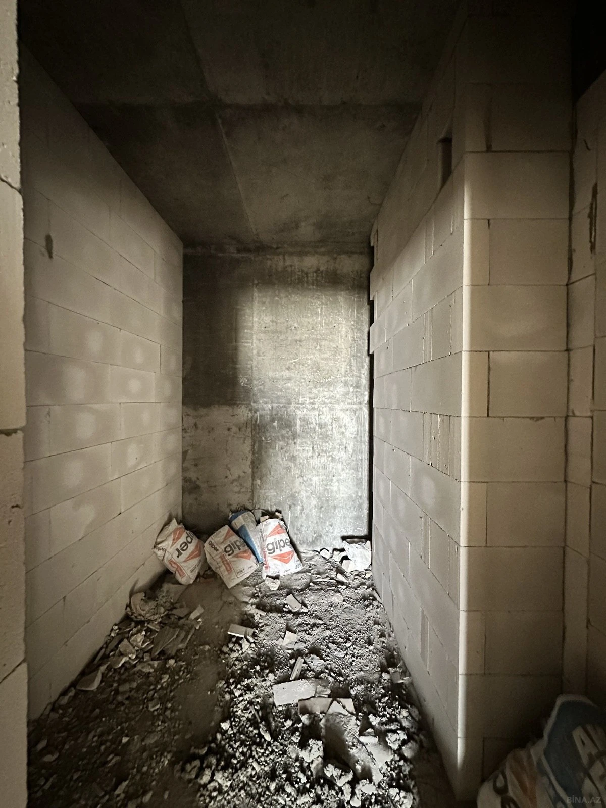 Satılır 3 otaqlı mənzil 124 m²