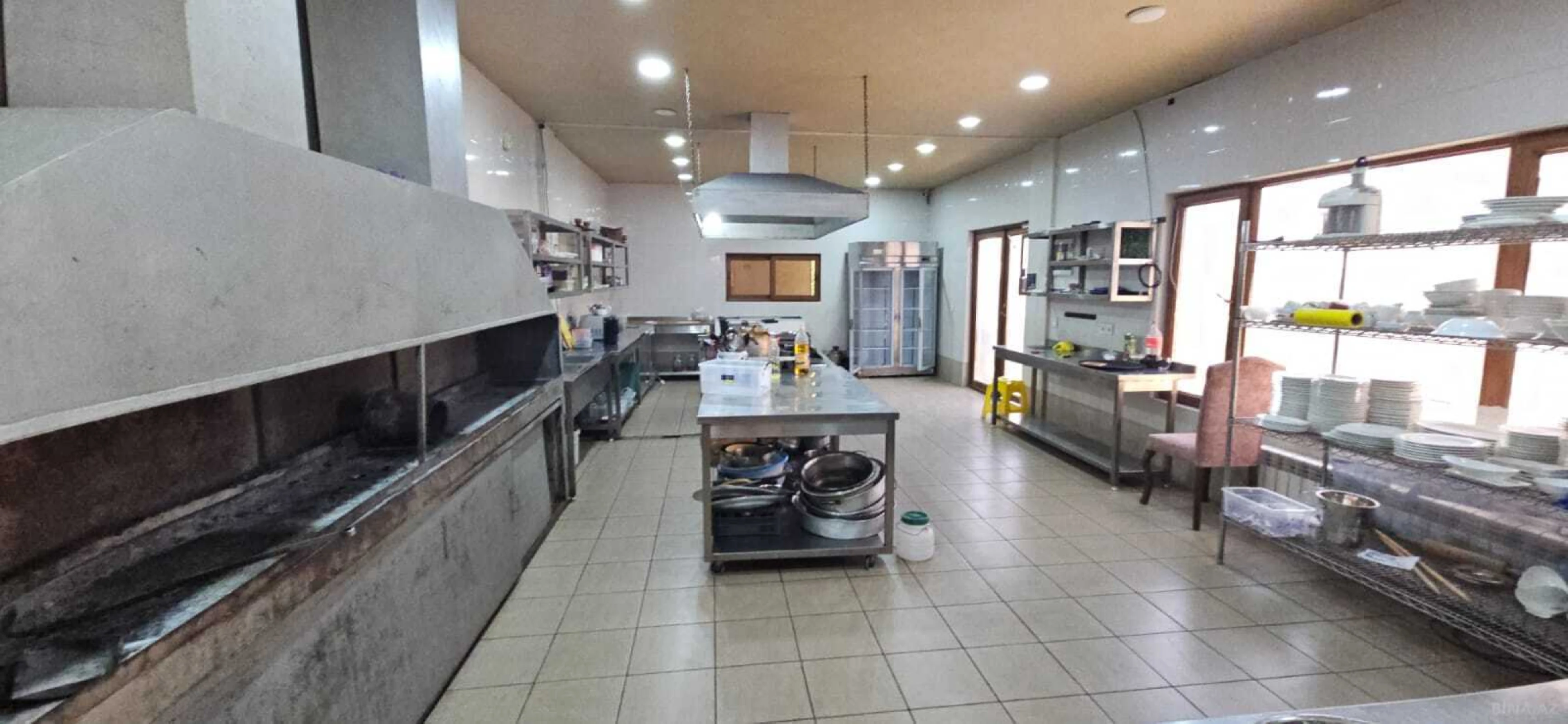 Satılır obyekt 1000 m²