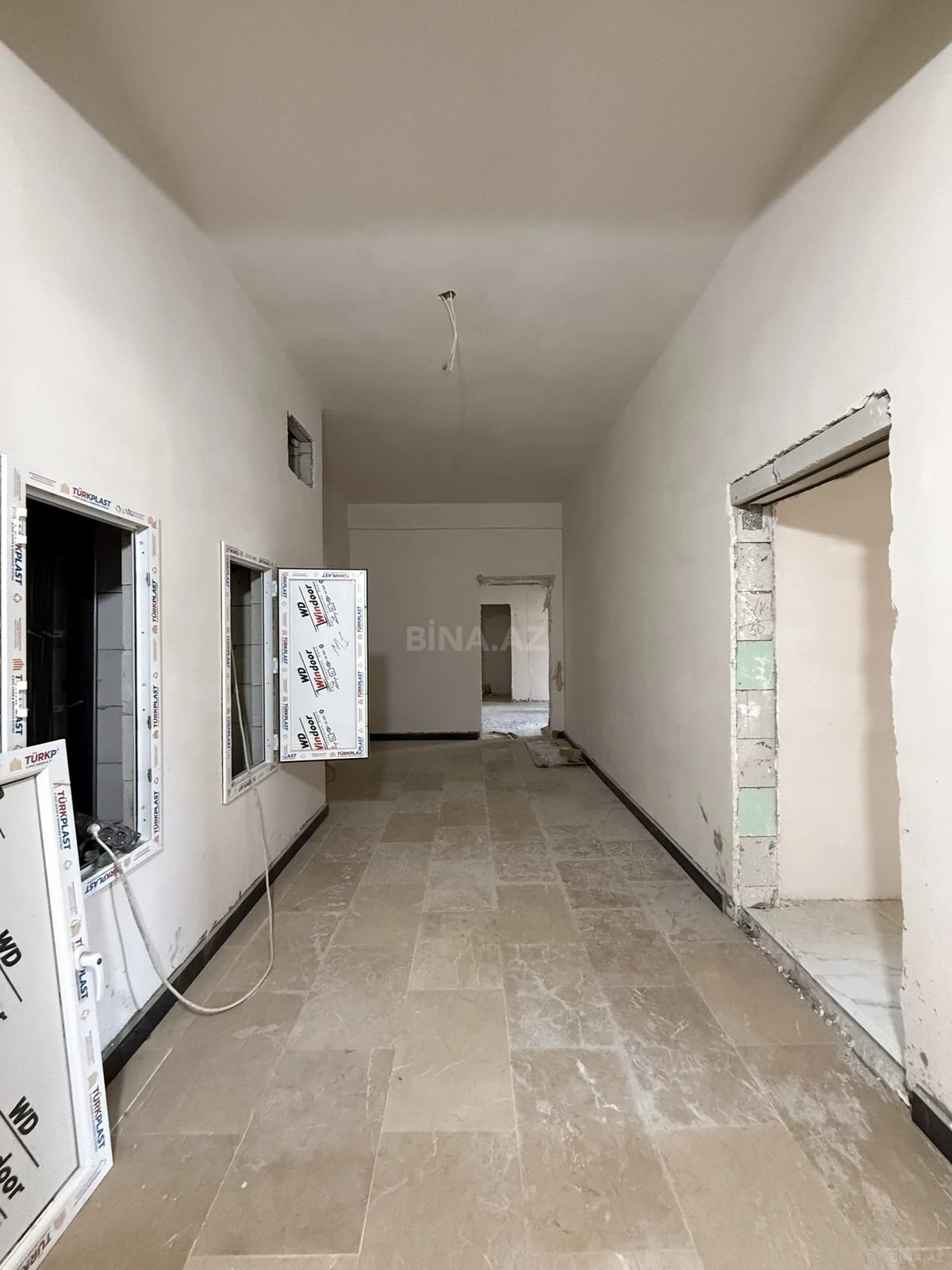 Satılır 3 otaqlı mənzil 144 m²