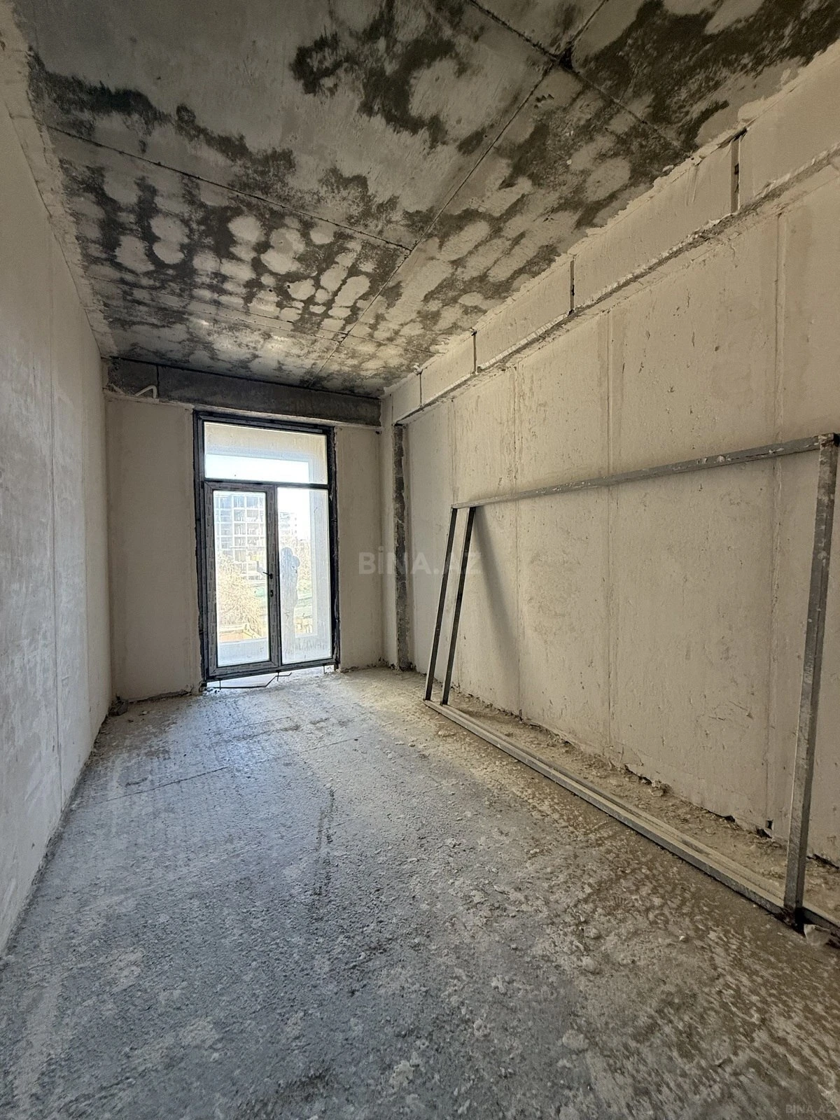 Satılır 3 otaqlı mənzil 144 m²