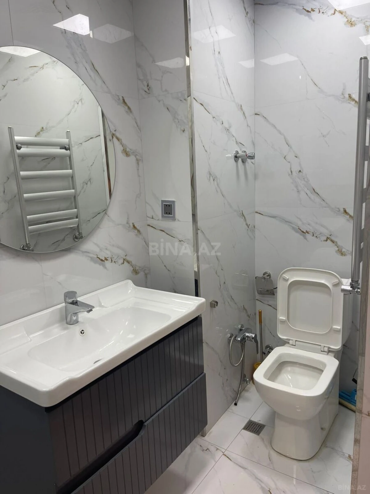 Kirayə verilir 2 otaqlı mənzil 55 m²