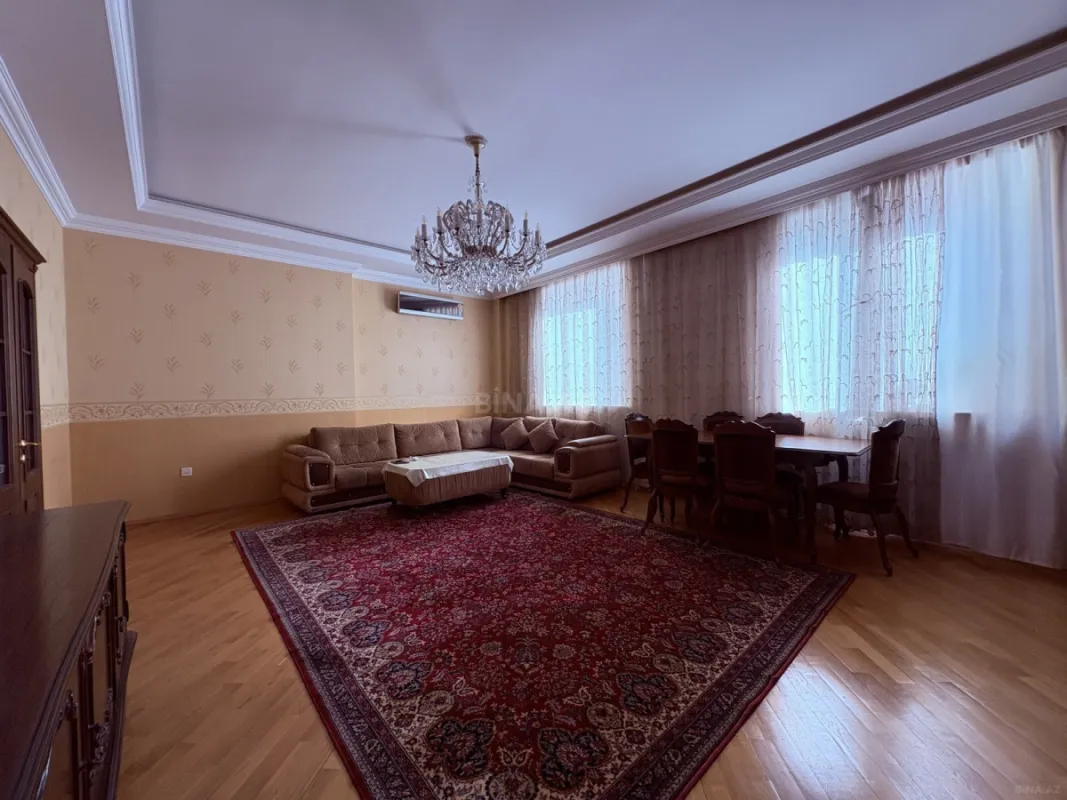 Satılır 3 otaqlı mənzil 156 m²