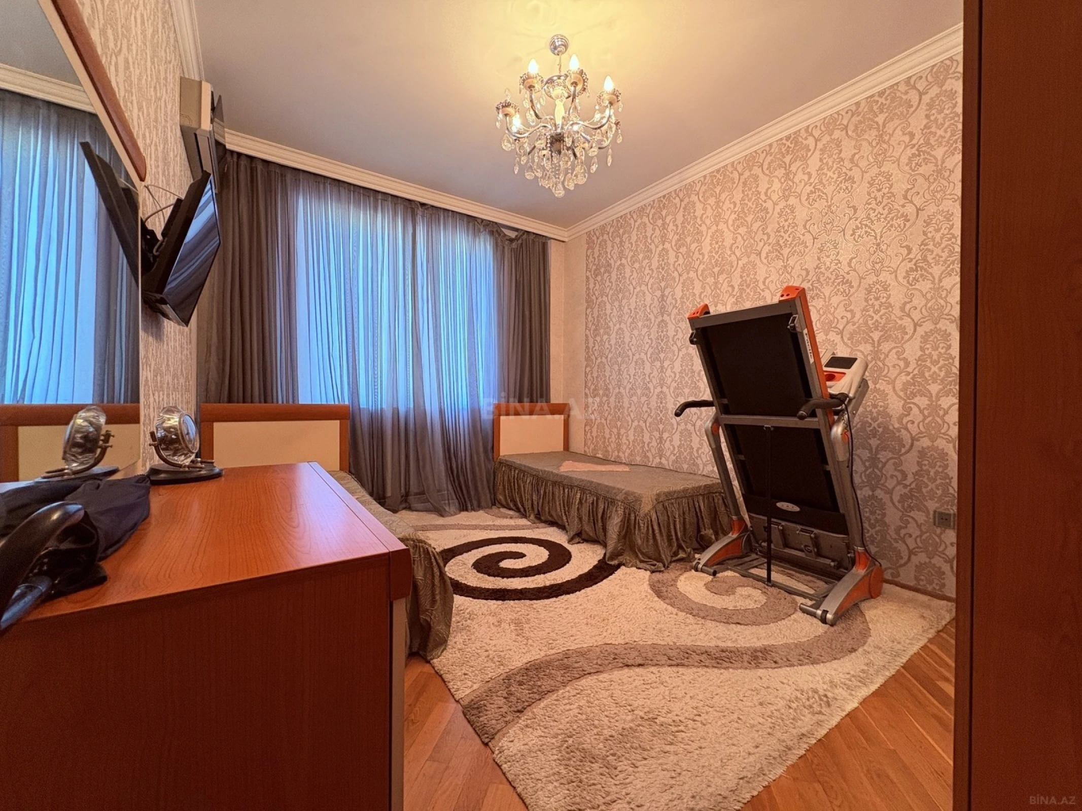 Satılır 3 otaqlı mənzil 156 m²