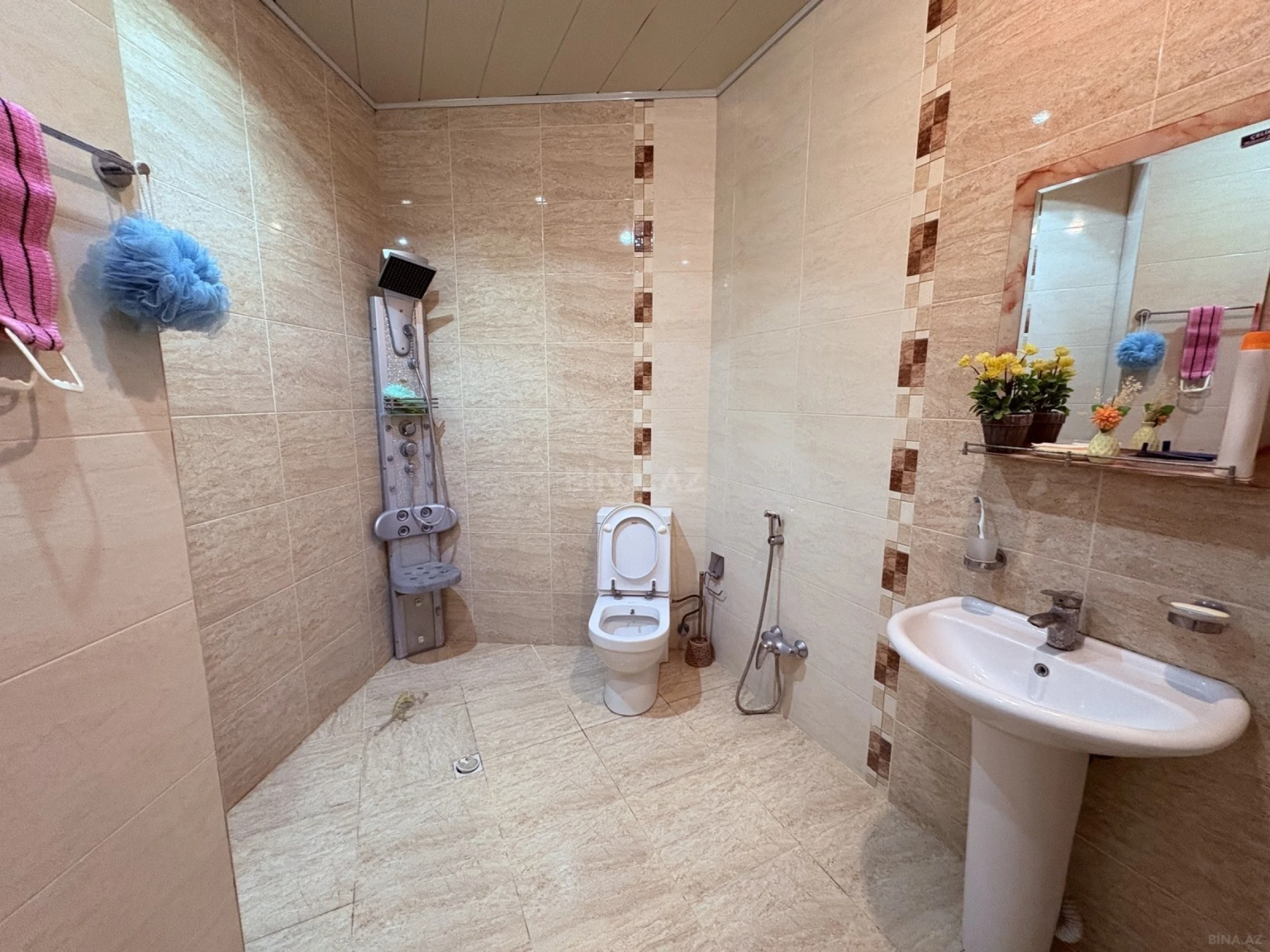 Satılır 3 otaqlı mənzil 156 m²