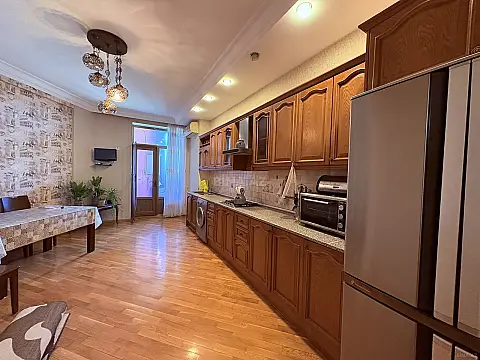 Satılır 3 otaqlı mənzil 156 m² — Bakı, Nərimanov 3 otaq 156.00 m²