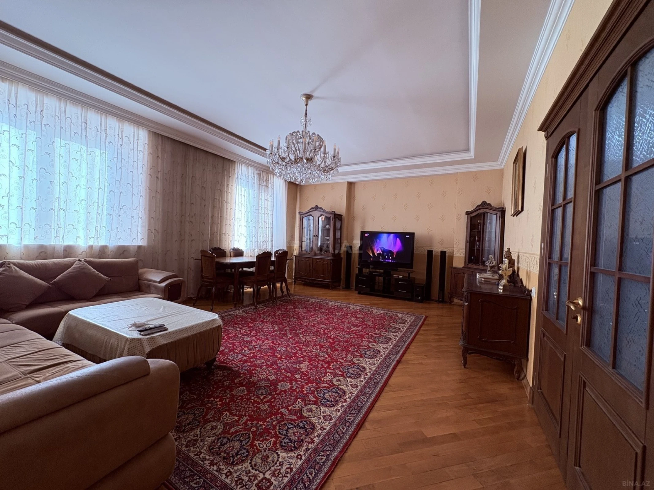 Satılır 3 otaqlı mənzil 156 m²