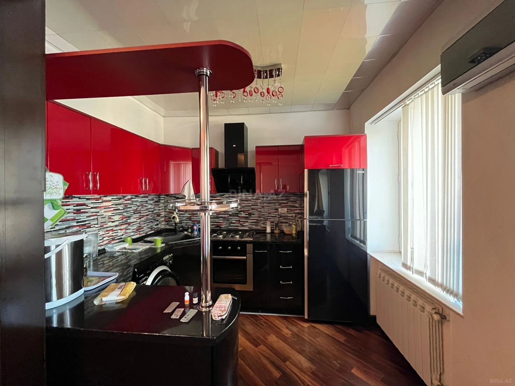 Satılır 3 otaqlı mənzil 98 m²