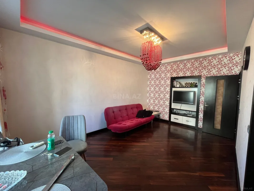 Satılır 3 otaqlı mənzil 98 m²