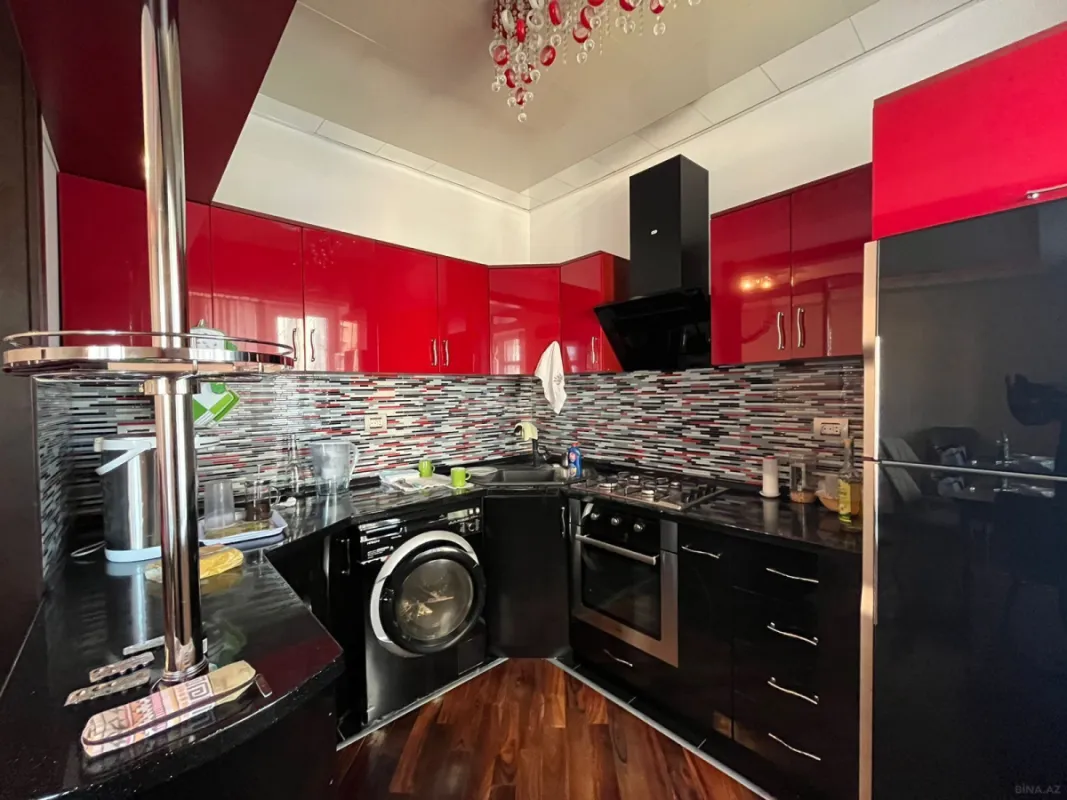 Satılır 3 otaqlı mənzil 98 m²