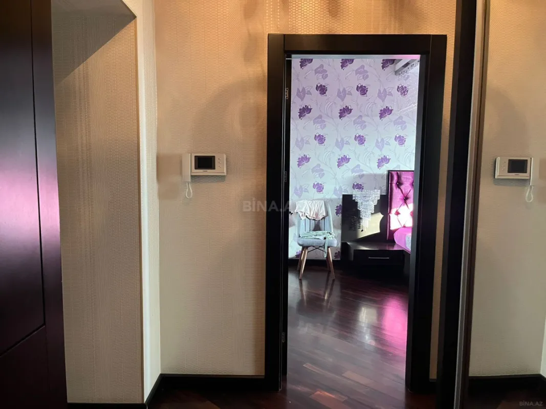 Satılır 3 otaqlı mənzil 98 m²