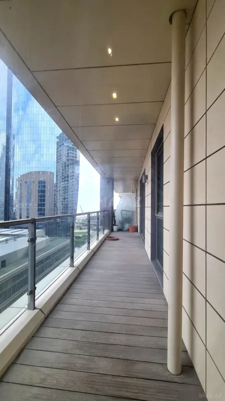 Kirayə verilir 4 otaqlı mənzil 167 m²