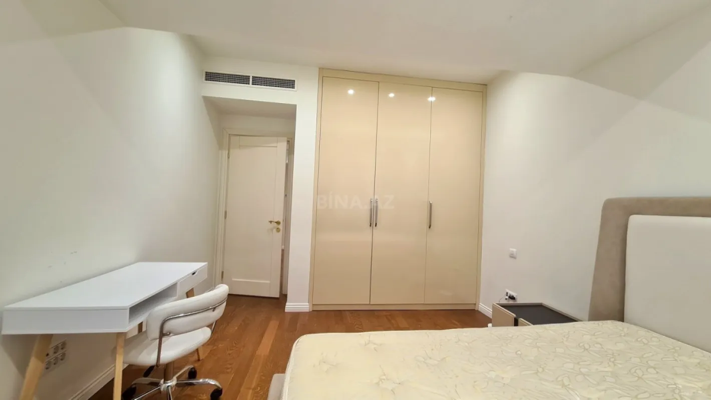 Kirayə verilir 4 otaqlı mənzil 167 m²