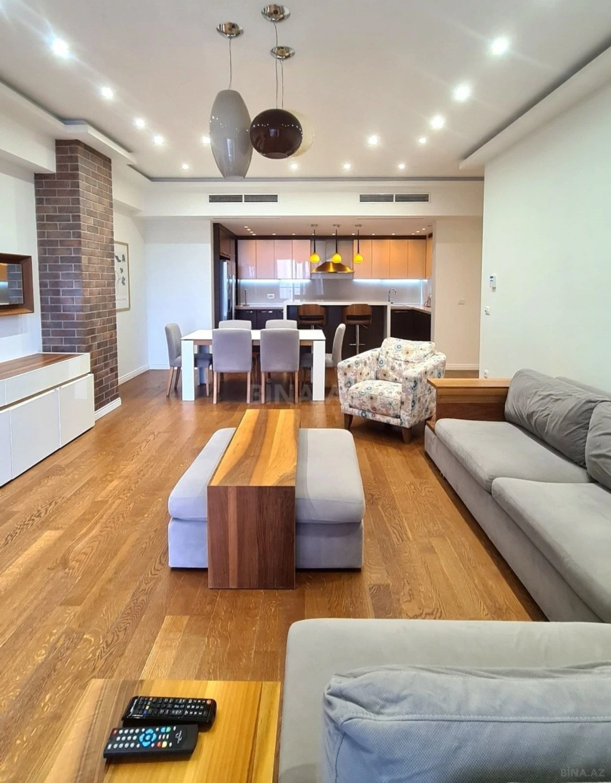 Kirayə verilir 4 otaqlı mənzil 167 m²