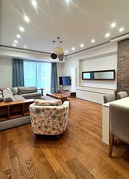 Kirayə verilir 4 otaqlı mənzil 167 m²