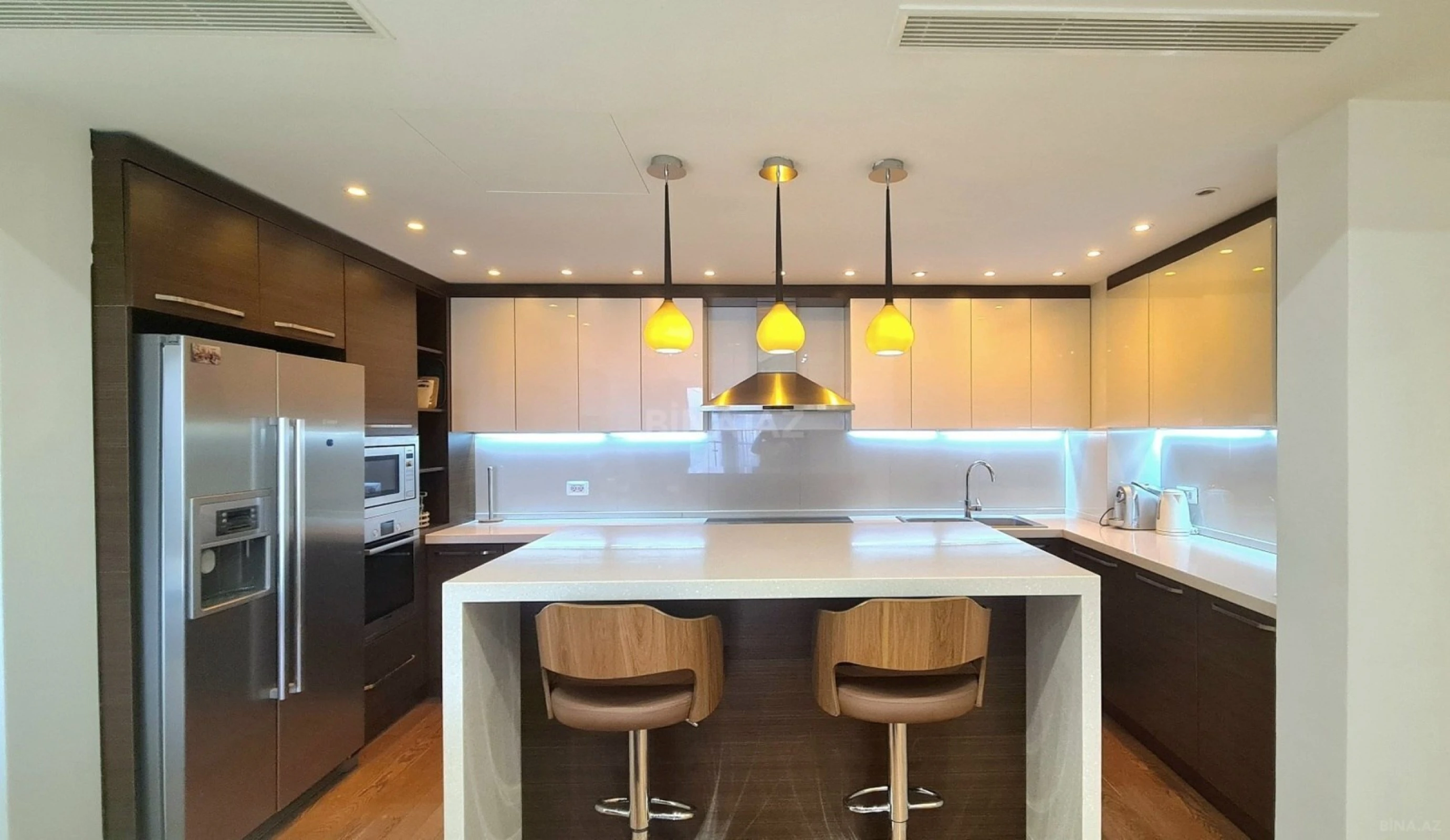 Kirayə verilir 4 otaqlı mənzil 167 m²