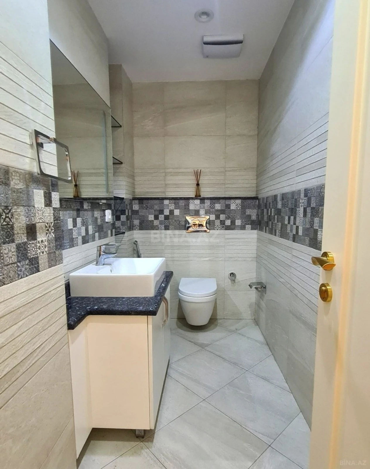 Kirayə verilir 4 otaqlı mənzil 167 m²