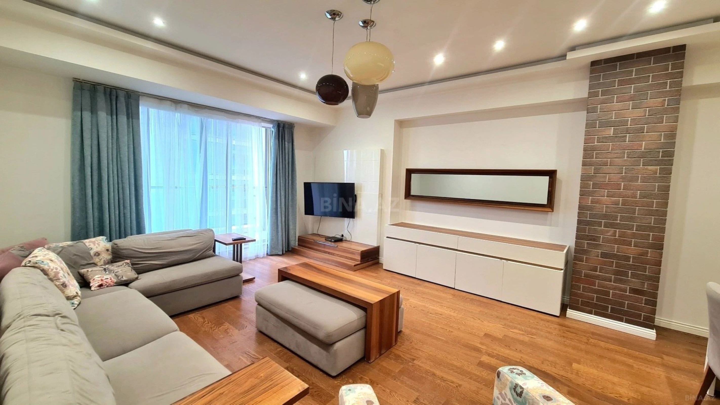 Kirayə verilir 4 otaqlı mənzil 167 m²