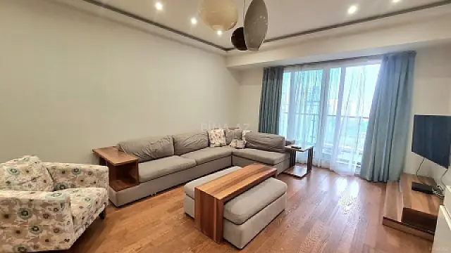Kirayə verilir 4 otaqlı mənzil 167 m²