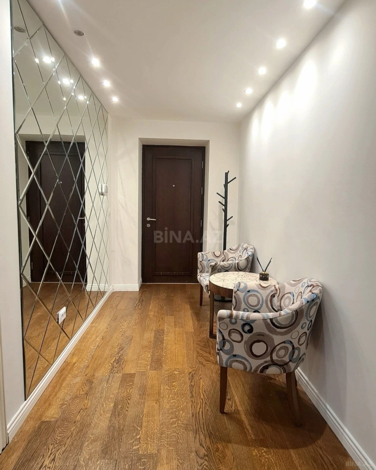 Kirayə verilir 4 otaqlı mənzil 167 m²